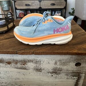 HOKA One One Clifton 9
